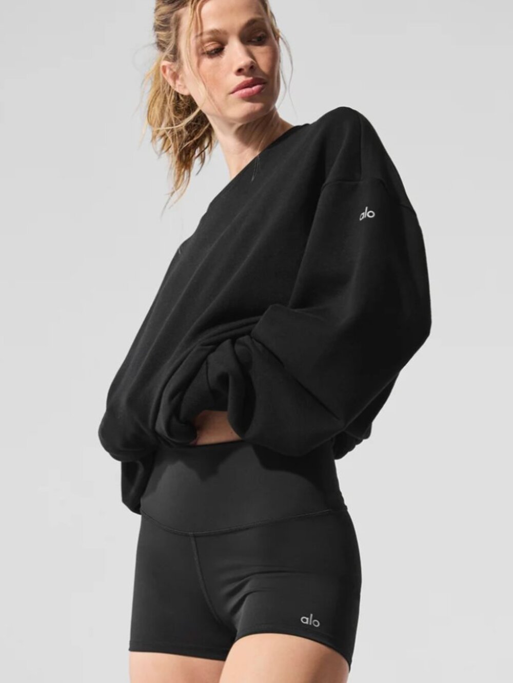 Alo Chill Crew Neck Pullover in Black